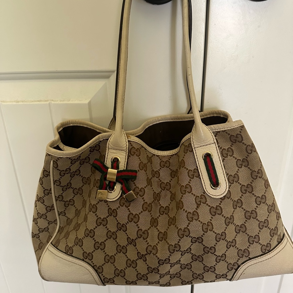 Gucci GG Canvas Medium Prince Tote